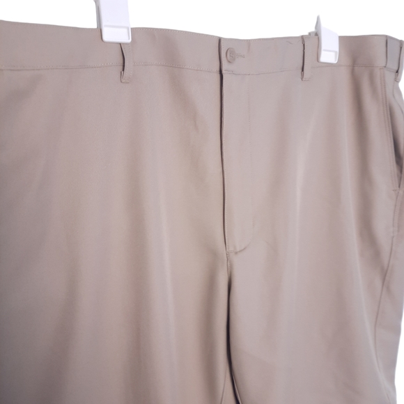 PGA Tour Mens 42 Golf Shorts Tan Kahki - Picture 2 of 4